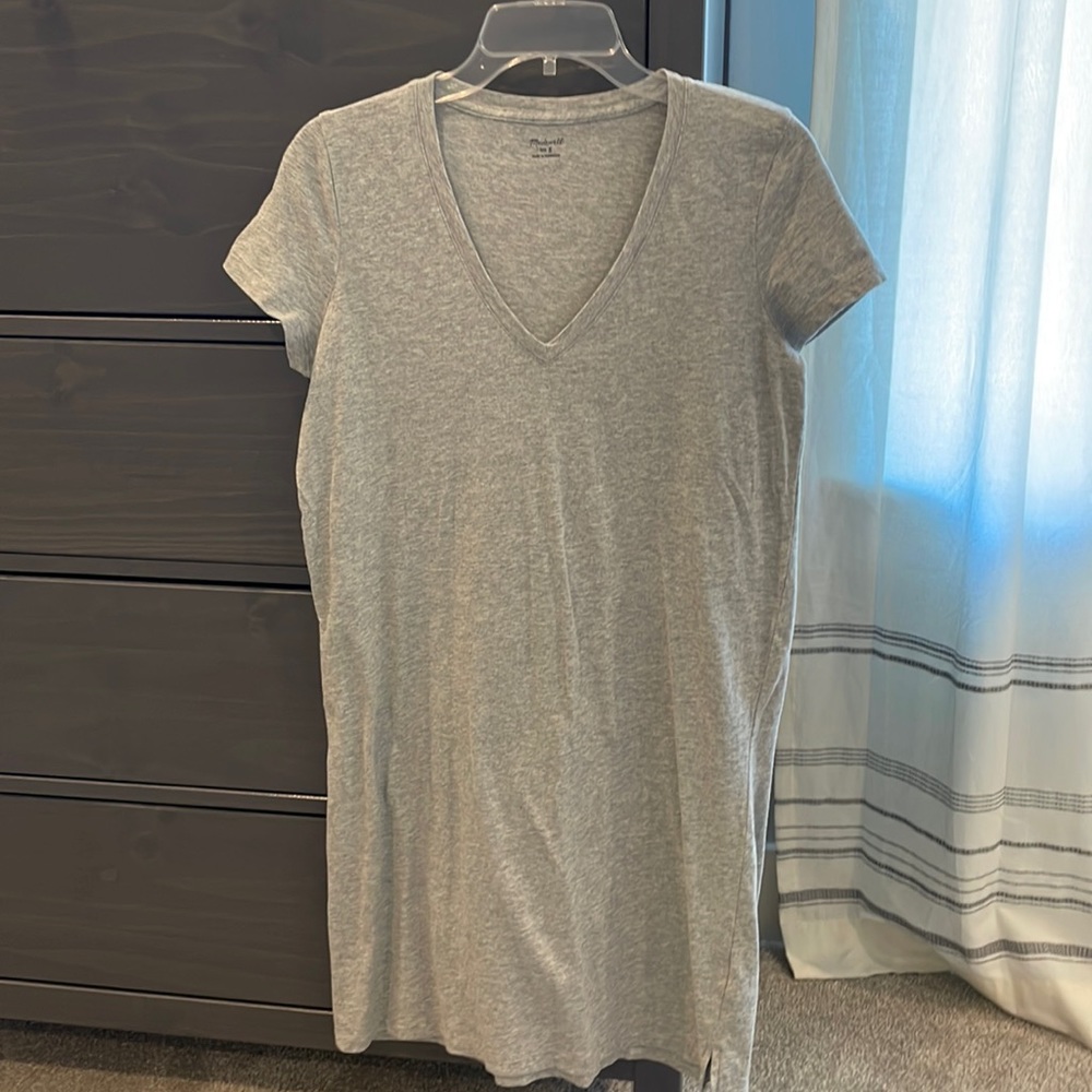Madewell size S gray shortsleeved T-shirt dress.